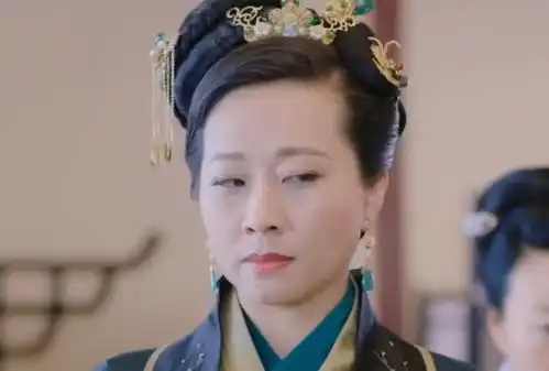 谁还记得双世宠妃里曲檀儿的后妈剧里尖酸刻薄,生活中却美翻