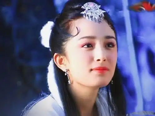 被预言做不了主角的赵丽颖,人设崩塌,眼神比杨幂还冷