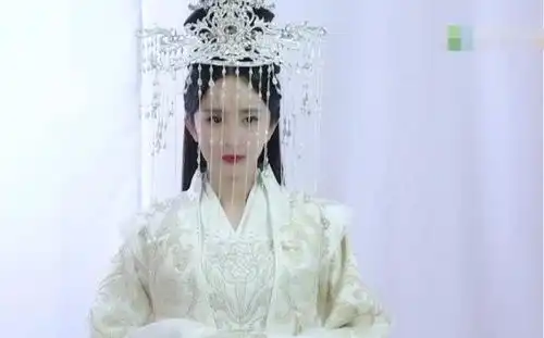 杨幂不满白浅夜华大婚礼仪繁琐,晒p图在线吐槽我太难了