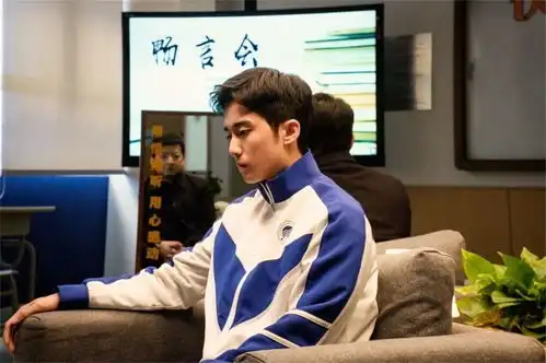 看那颗星星,正在发光