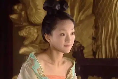 昔日的古装女神整容失败打10斤玻尿酸都救不回她的脸
