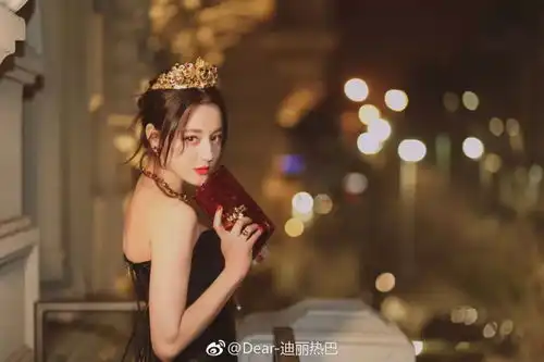 热巴获最美金鹰女神,可是她这个部位一保养不好就老十岁