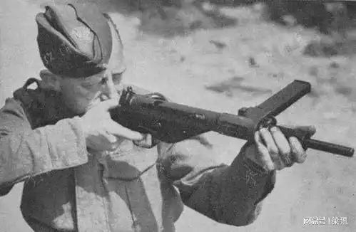 名扬天下乞丐版冲锋枪司登冲锋枪
