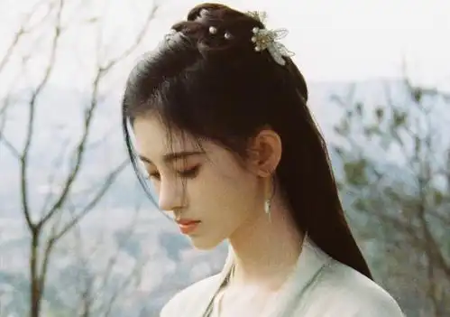 慕南枝官宣杀青,鞠婧祎和曾舜晞同框超养眼,而且cp感爆棚