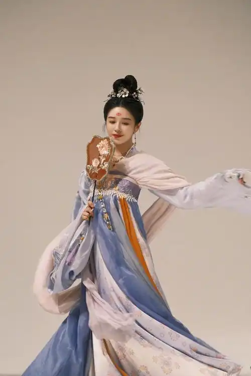 阚清子又演古装,这次化身飒爽霸王花,与范世琦共演商战情深