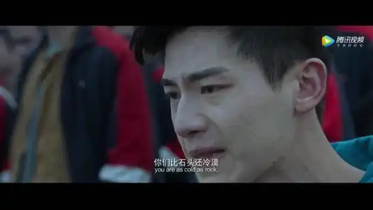 悲伤逆流成河愿所有青春,都能被温柔以待
