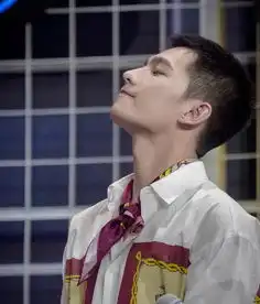 杨洋全职高手收视不佳,下一部剧刚出照片,网友就不淡定了
