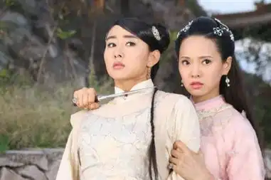 佟丽娅杨幂胡静女星粉色古装形象娇嫩婀娜
