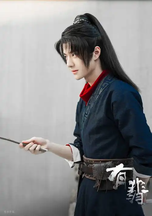 王一博有翡谢允角色新剧照,每一张图片都有一个故事
