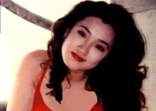 他曾抛弃8位女友,生下3个孩子却不养,如今65岁只恋爱不结婚
