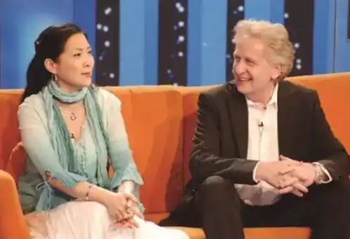 同样是跨国婚姻,戚薇李承铉如胶似漆,她差点丧命