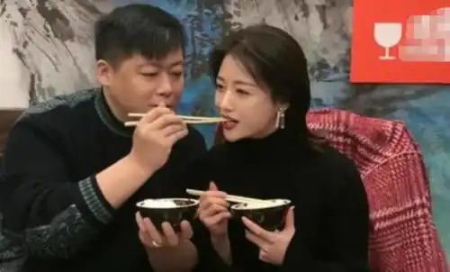 谢永强小12岁娇妻产女,预计能赶上乡村爱情20的拍摄
