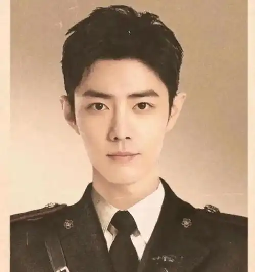 肖战王牌部队剧照图流出,素颜生图抗打,硬汉风十足
