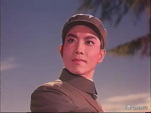 你还记得奇袭白虎团里帅气逼人的宋玉庆吗大明湖畔的男主角