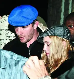 英王妃离婚索赔20亿名人离婚代价惊人
