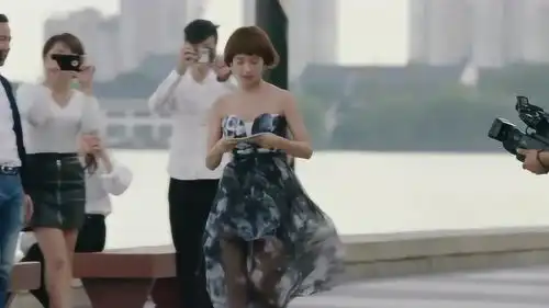 你和我的倾城时光陈雅怡开着直播就落跑,摄像大哥懵圈了
