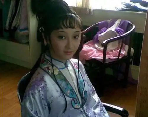 新版红楼梦将上线新人女主撞脸陈晓旭,看到关晓彤造型追了