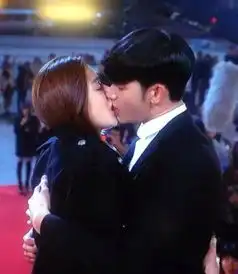 港媒曝全智贤老公作息生活充实来自星星的你双贤一吻再吻
