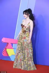 柳岩出席活动摔倒上热搜,网友女神是也要嫁入豪门了吗