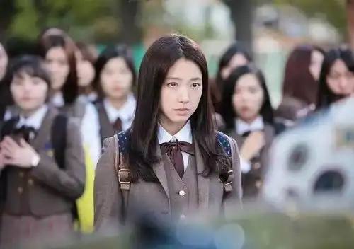 演技常年遭尬评,但29岁的朴信惠人气和颜值为什么越来越高