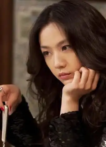 汤唯嫁韩国丈夫别样智慧化解婚姻羁绊
