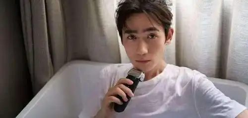 今年是耽改男神灾难年肖战黄景瑜朱一龙都翻车了

