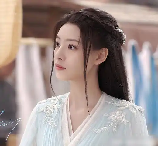 官鸿张艺上领衔主演的玉昭令今日开播,明显是有备而来呀