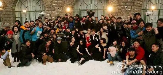 陈学冬纪念出道第十年晒小时代合照感谢陪伴
