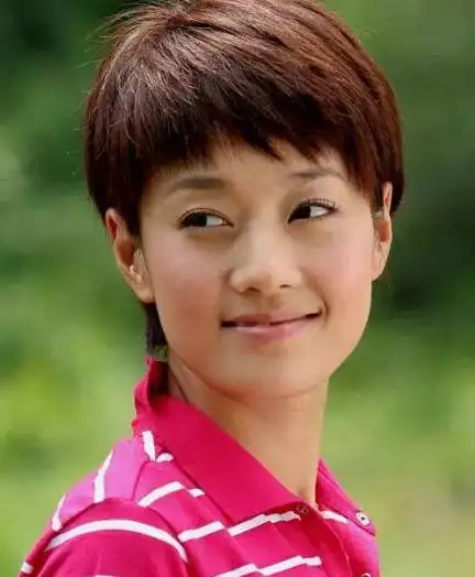 八佰票房十亿与马伊琍相恋4年的管虎,为何转身娶了梁静
