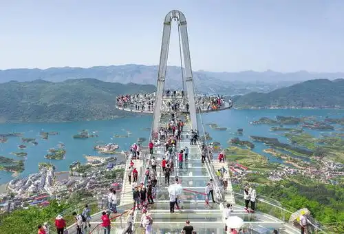 五一假期湖北重点景区持续火爆带动周边