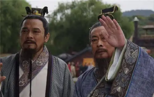 千古绝对诗鬼出上联天若有情天亦老,200年后一酒鬼对出下联
