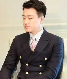 39岁佟大为全家照曝光,妻子实力不输范冰冰,女儿长相一言难尽