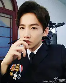 白敬亭没了双眼皮秒变路人,还有周冬雨陈学冬娱乐圈里他们都是割的
