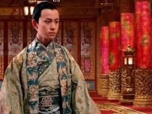 顶流小花杨紫和秦俊杰的这段疯狂恋爱,分手背后没那么简单
