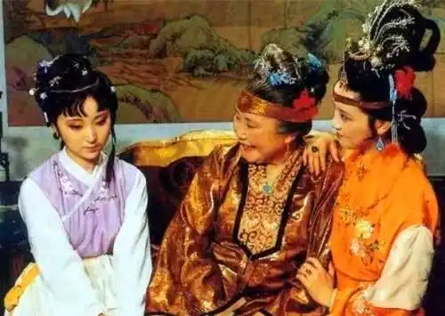 第一个指出红楼梦后四十回与前八十回非一人所作的是谁