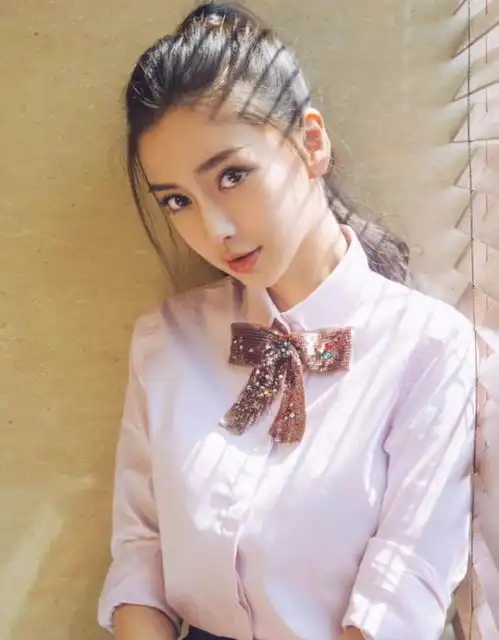 赵薇学生照真象angelababy吗
