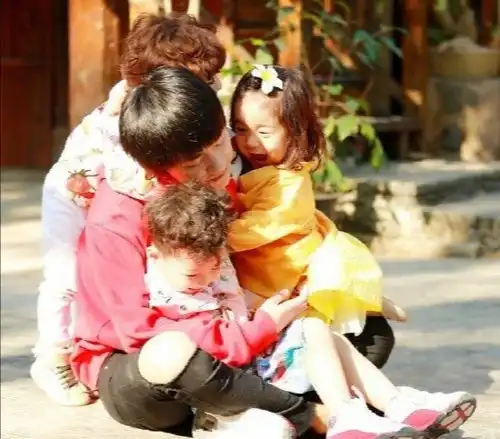 小葱花长大啦,扮演以家人之名小李尖尖,之前和千玺的互动超可爱啊