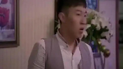 虎妈猫爸赵薇一开门,看见老公和初恋抱在一起,心碎了一地