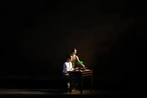 当中式旗袍邂逅西方芭蕾,在舞剧花样年华里重温老上海风情
