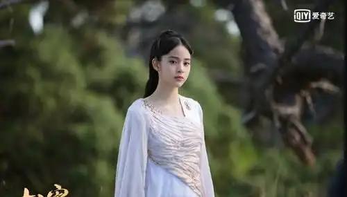 大主宰正式定档,王源古装俊美非凡,女主娜娜美若天仙
