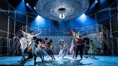 马修伯恩舞剧罗密欧与朱丽叶在广州大剧院上演
