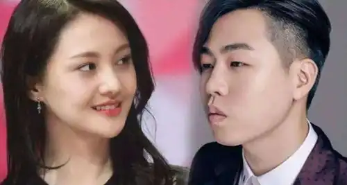 郑爽与男友现身上海某酒店,爽妈妈同框出现,张恒提行李鞍前马后