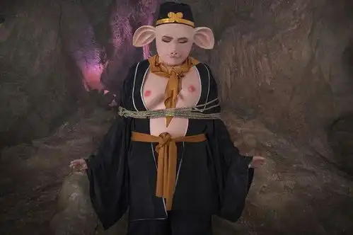 还原如剧照86版西游记猪八戒的cosplay欣赏
