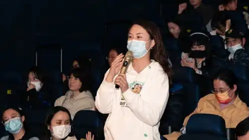 电话连线导演徐昂主演白举纲,忠犬八公暖心感动
