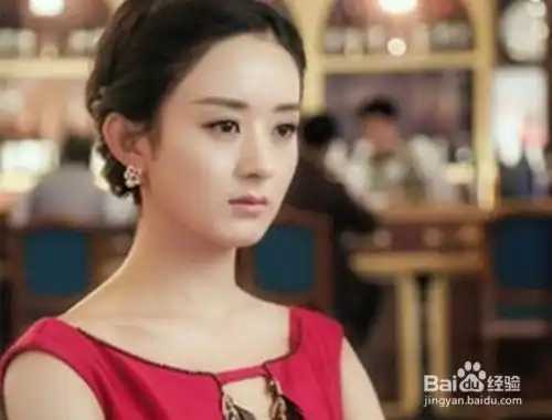 圆脸怎么修发际线好看
