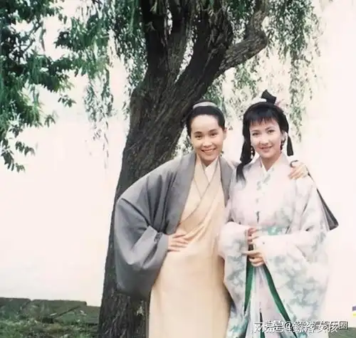 重温白娘子传奇幕后剧照,方知许仙颜值不低于白娘子