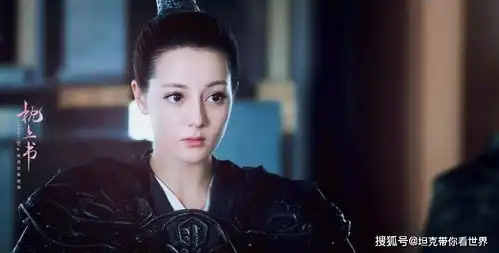 迪丽热巴枕上书造型多变女扮男装模样帅翻一票网友