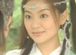 她演倚天屠龙记走红,嫁老外息影,如今44岁美貌依旧