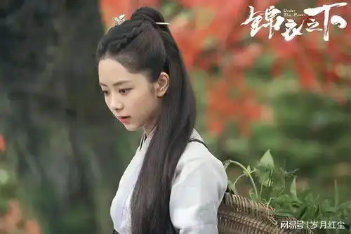 同样演许凯的恋人,把31岁杨紫和34岁谭松韵一对比,差距立见高下