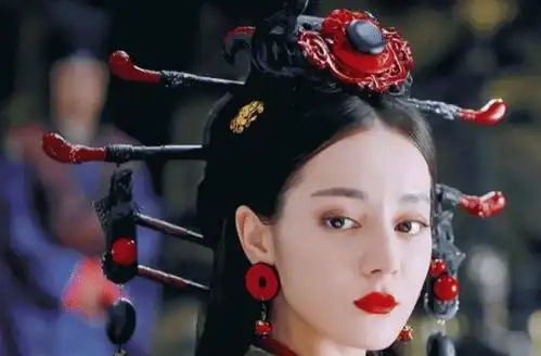 你是我的荣耀迟迟未定档,迪丽热巴再传新剧,男主也是正当红
